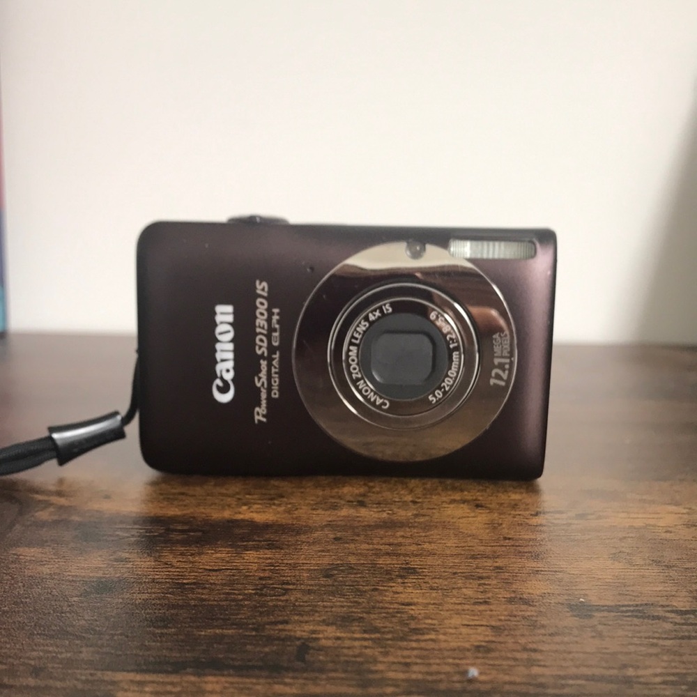 Canon PowerShot SD1300 IS Digital Camera - Brown